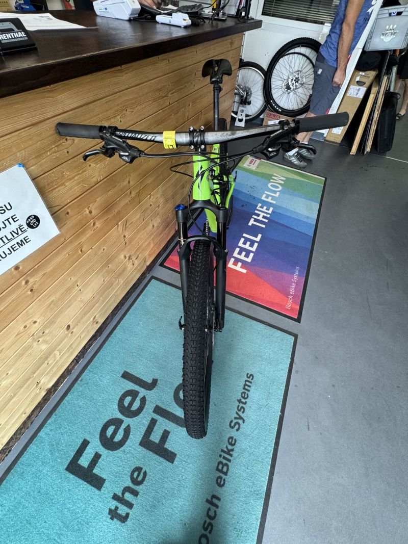 Epic od Specialized cerstve po servisu, s bezdusaky