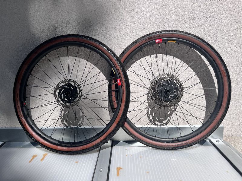 Reserve 25 | GR 650b (karbonova kola na gravel)
