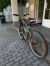 GT Nomad – pohodlné trekové kolo, rám 15", Shimano Acera