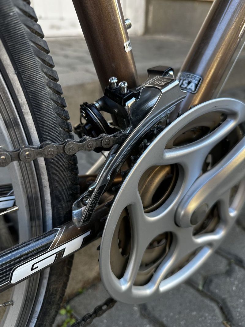 GT Nomad – pohodlné trekové kolo, rám 15", Shimano Acera