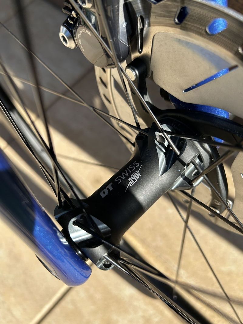 Canyon Ultimate CF SL - Ultegra, karbonová kola - vel. M