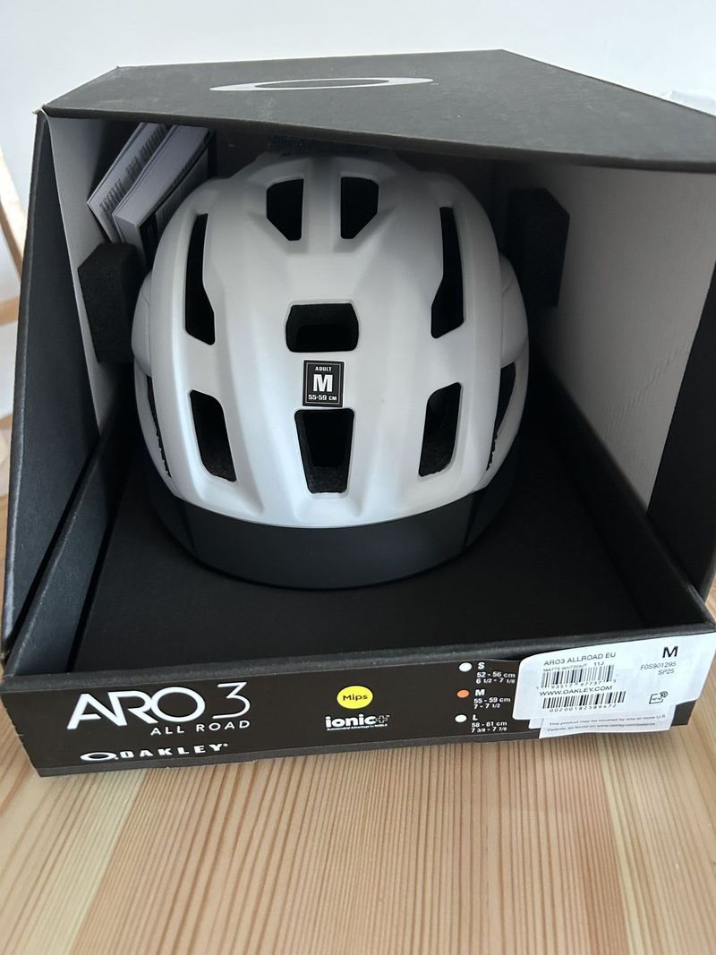 Oakley ARO3 Allroad