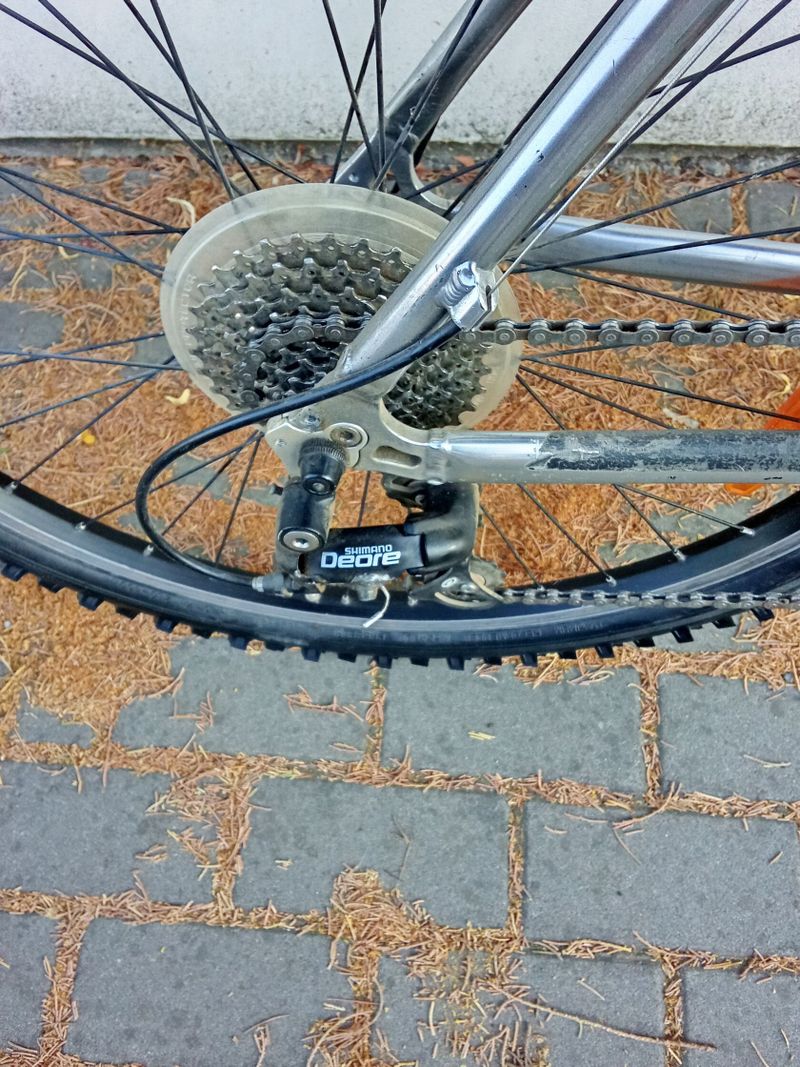 Horské kolo Giant. velikost L. shimano Deore 