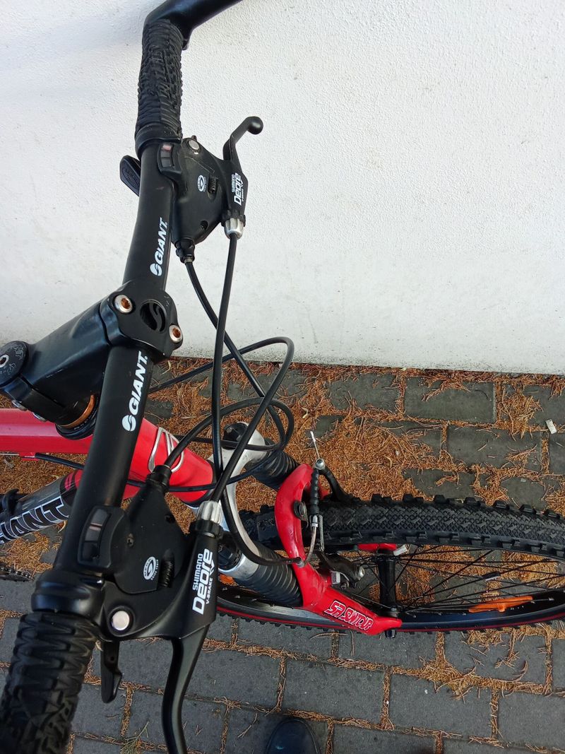 Horské kolo Giant. velikost L. shimano Deore 