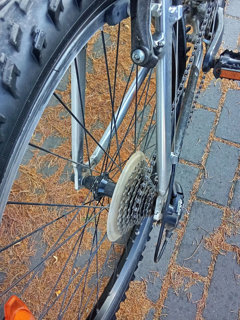 Horské kolo Giant. velikost L. shimano Deore 