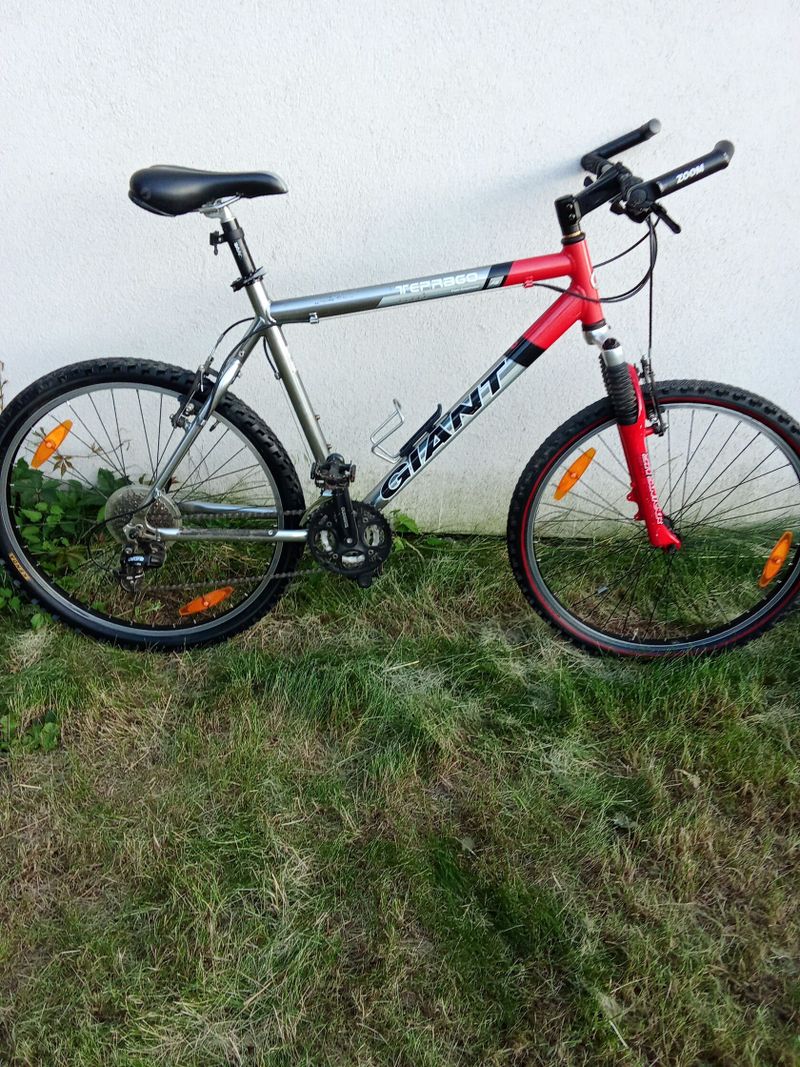 Horské kolo Giant. velikost L. shimano Deore 