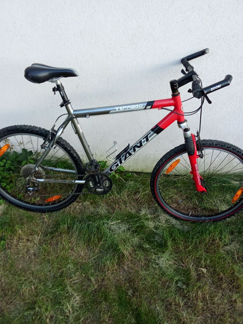 Horské kolo Giant. velikost L. shimano Deore 
