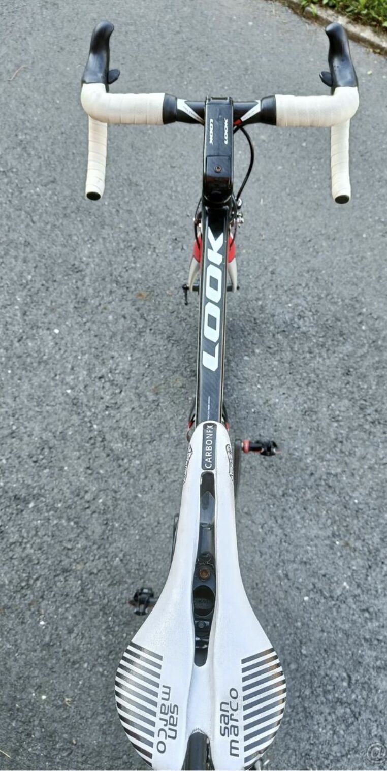 Na míru stavěny Look 695, Campagnolo Record, váha 6,8kg