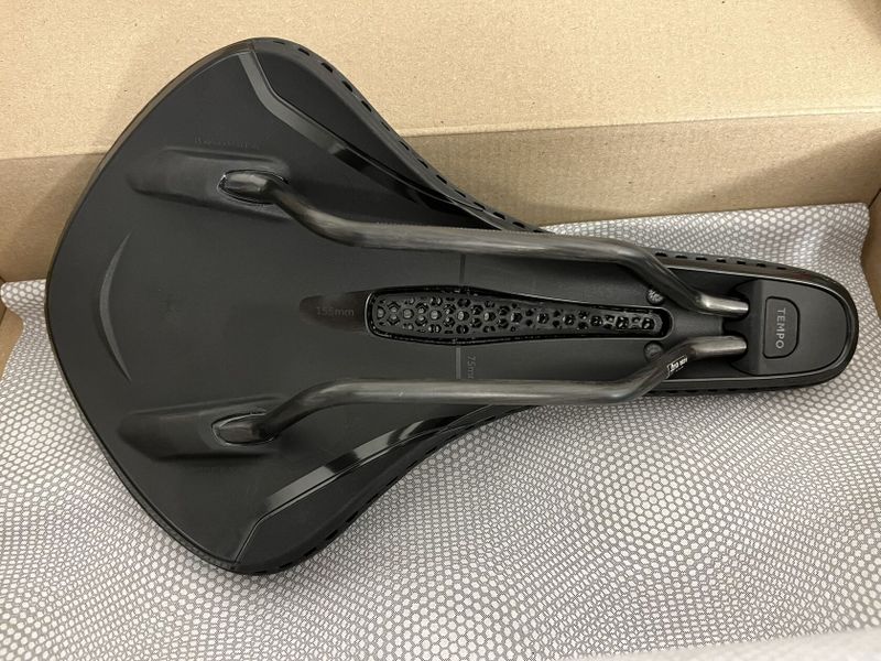 Prodám nové sedlo Fizik Tempo Aliante R1 Adaptive (3D), šíře 155mm