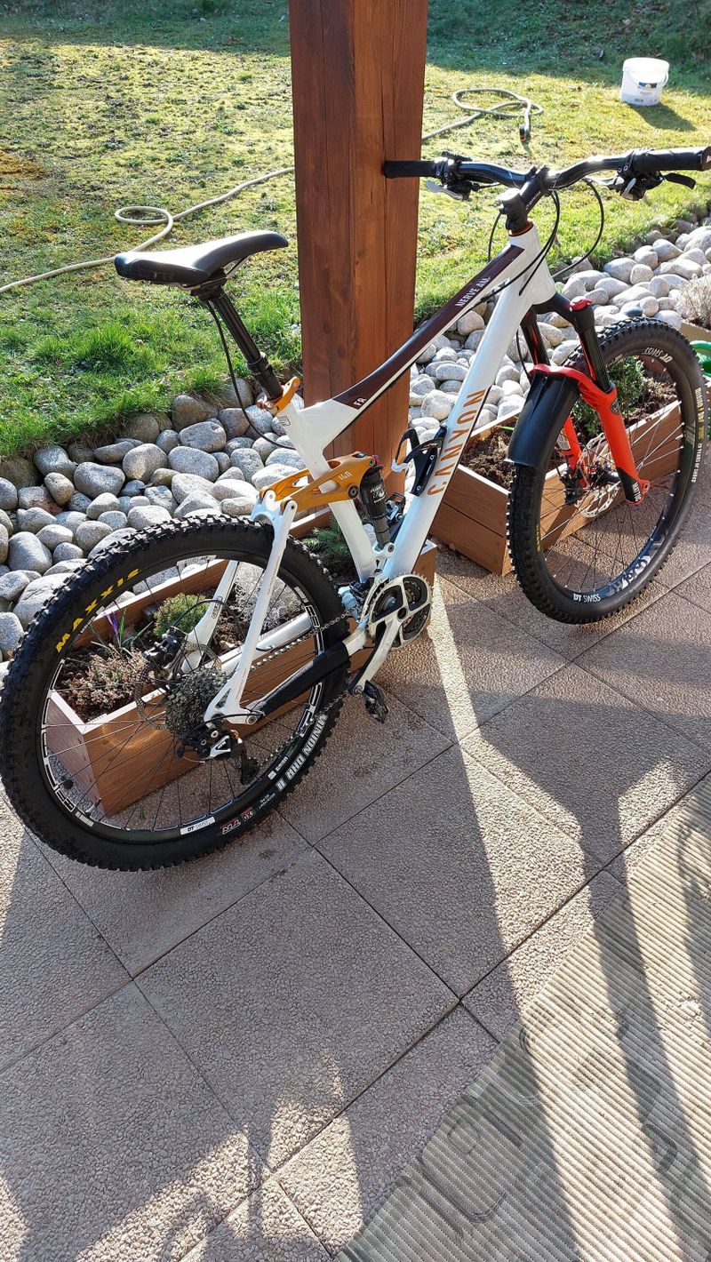 Celoodpružené kolo Canyon Nerve AM mullet 27,5 / 26", vel. L 