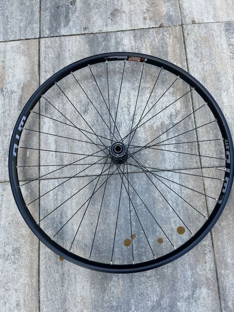 Kola wtb, náboje shimano
