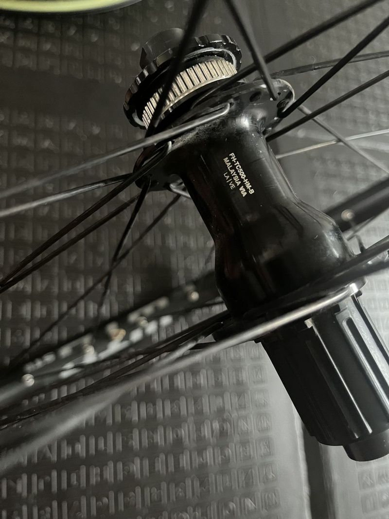 Kola wtb, náboje shimano