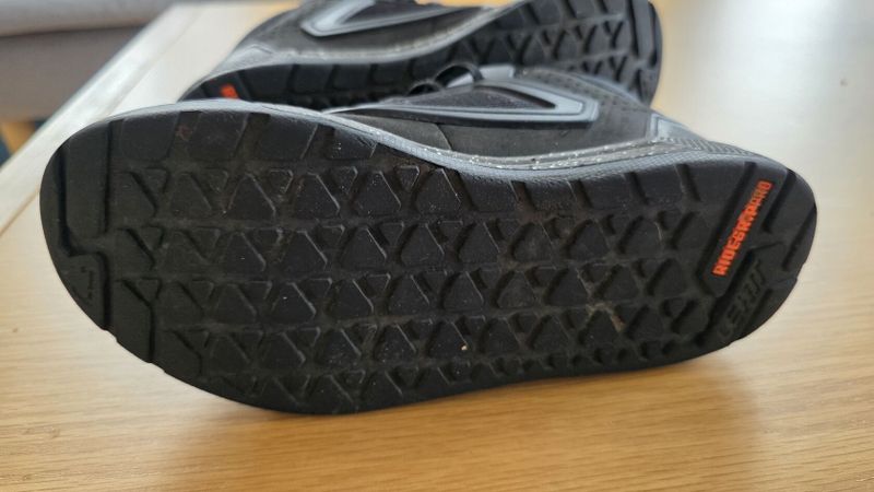 Leatt MTB 3.0 FLAT 38.5 cm24