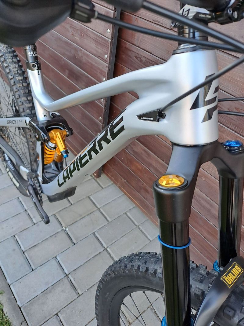 Zánovní v top stavu enduro Lapierre Spicy 7.9 / velikost M - 29er / Öhlins / Shimano XT / DtSwiss350