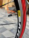 Silniční kolo B TWIN SHIMANO 105 Carbon Mavic Aksium