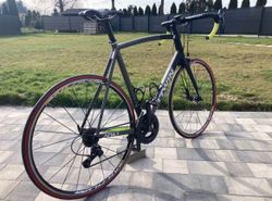 Silniční kolo B TWIN SHIMANO 105 Carbon Mavic Aksium
