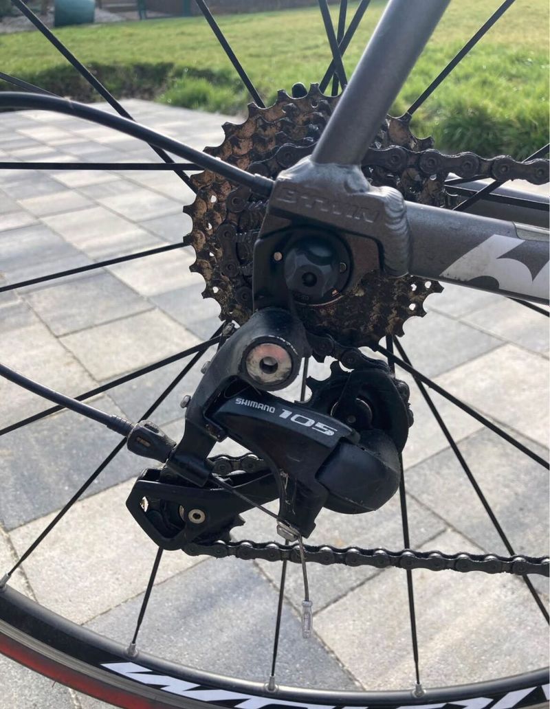 Silniční kolo B TWIN SHIMANO 105 Carbon Mavic Aksium