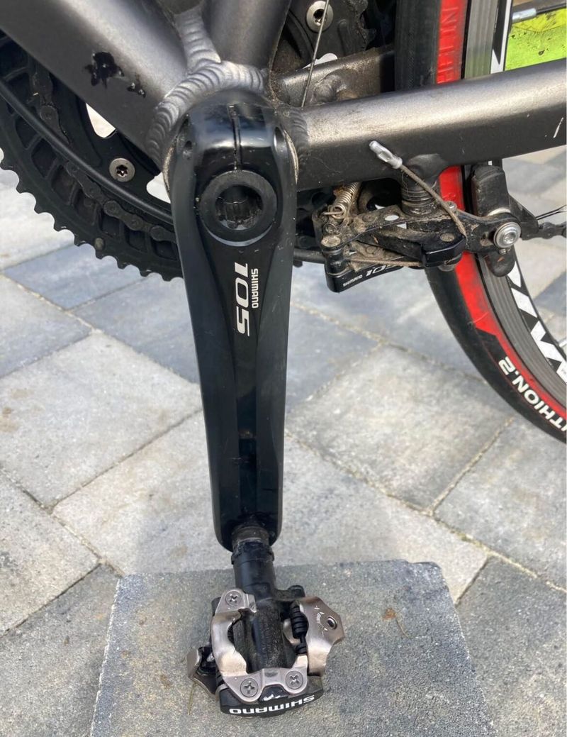 Silniční kolo B TWIN SHIMANO 105 Carbon Mavic Aksium