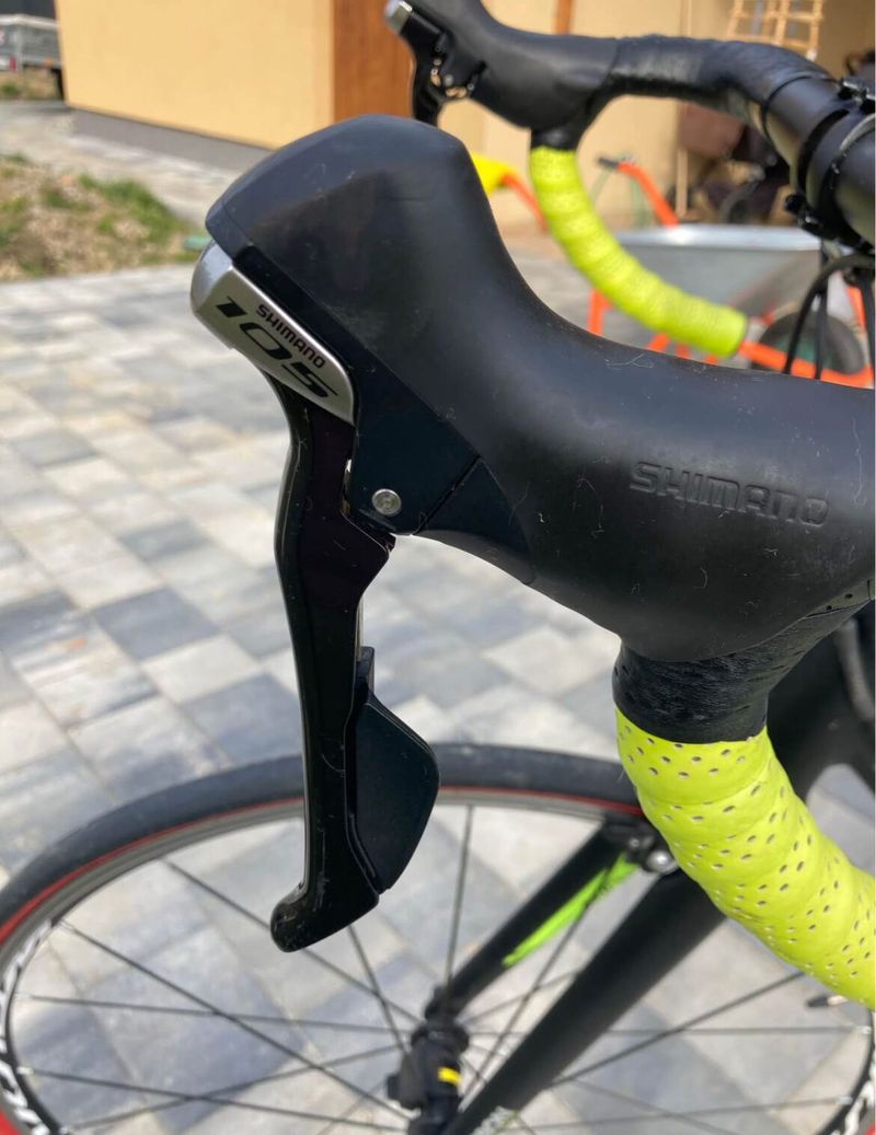 Silniční kolo B TWIN SHIMANO 105 Carbon Mavic Aksium