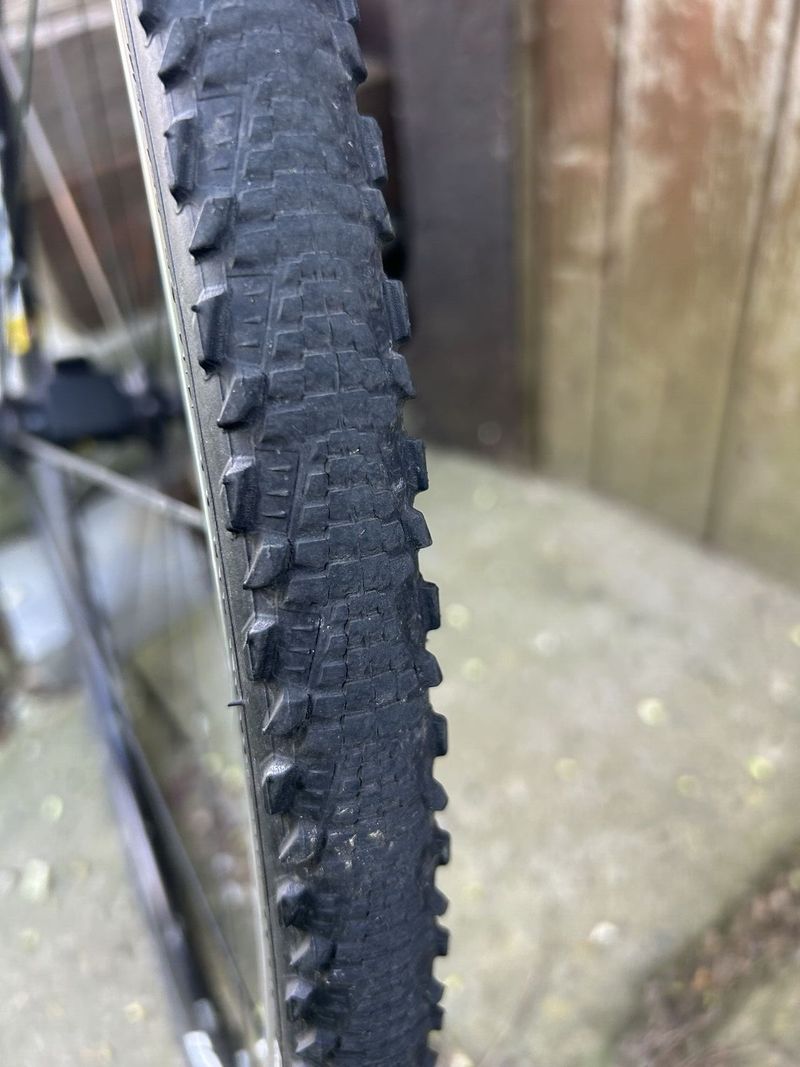 Silniční kolo B TWIN SHIMANO 105 Carbon Mavic Aksium