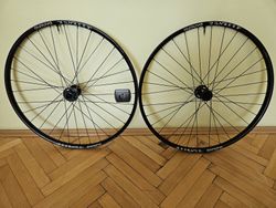 Zapletená kola PanchoWheels Essence 29, náboje DT Swiss 350 a dráty Sapim CX Ray
