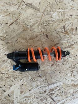 Tlumič Fox DHX Factory s SLS pružinou (my 22/23)
