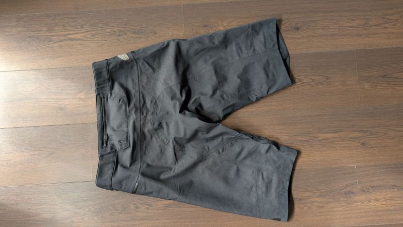 Leatt MTB HydraDri 5.0, vel. L, nepromokavé šortky, černé