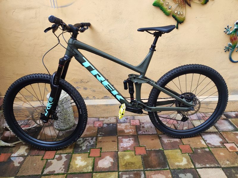 Trek Remedy 8 - matně zelená 