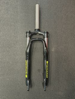 Odpružená vidlice SR SUNTOUR XCT 24" - 50mm