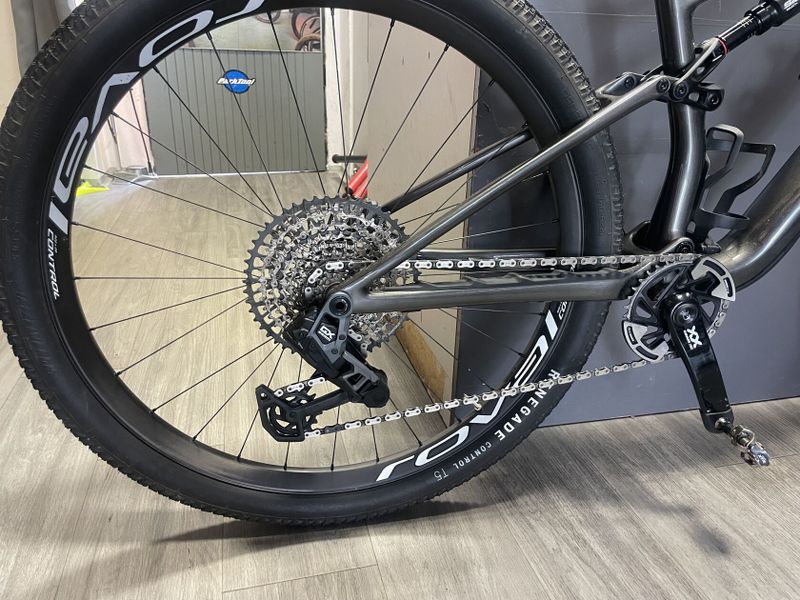 Specialized Epic 8 Expert ++ vel. L