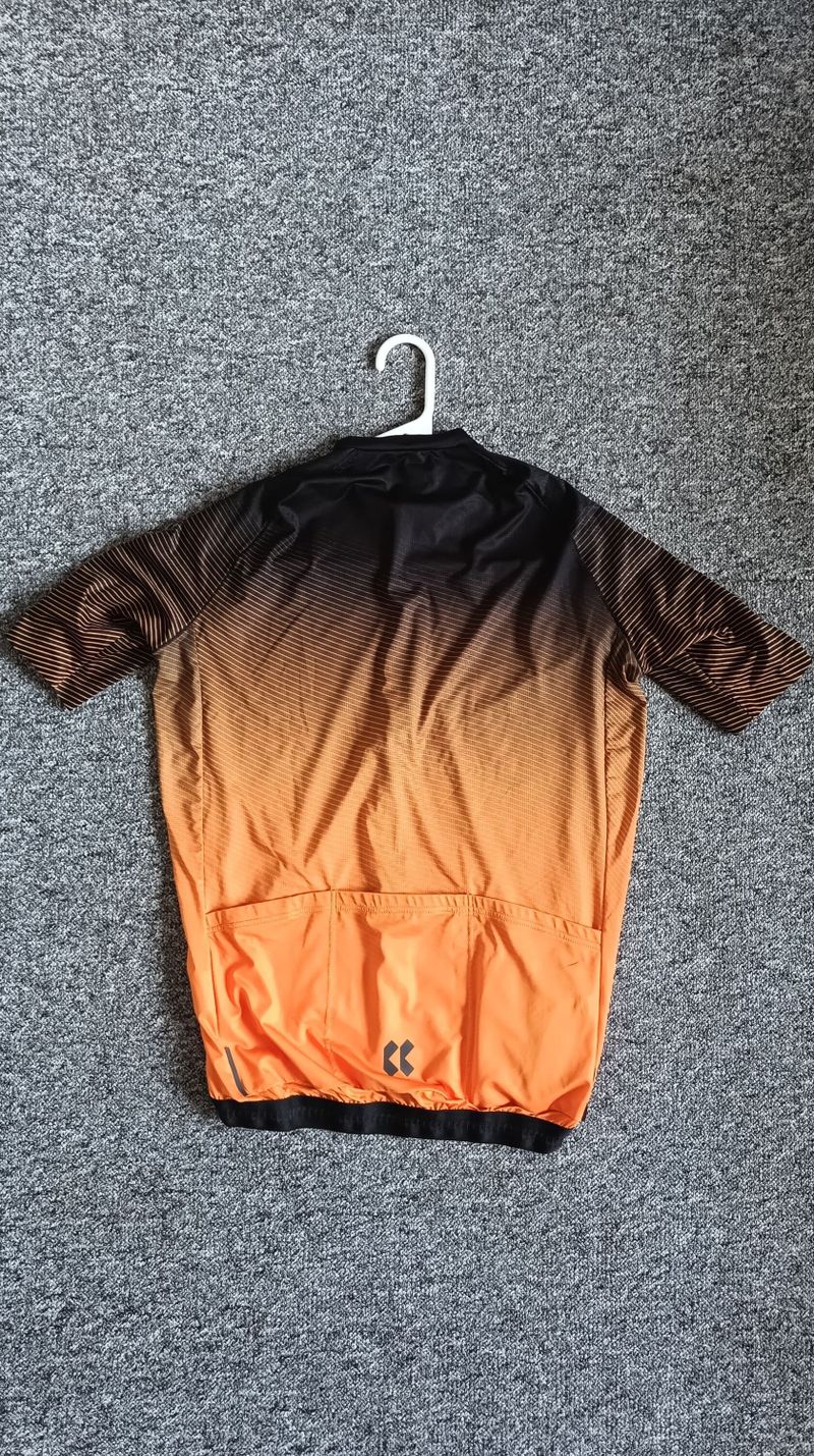 PRODÁM CYKLISTICKÉ DRESY