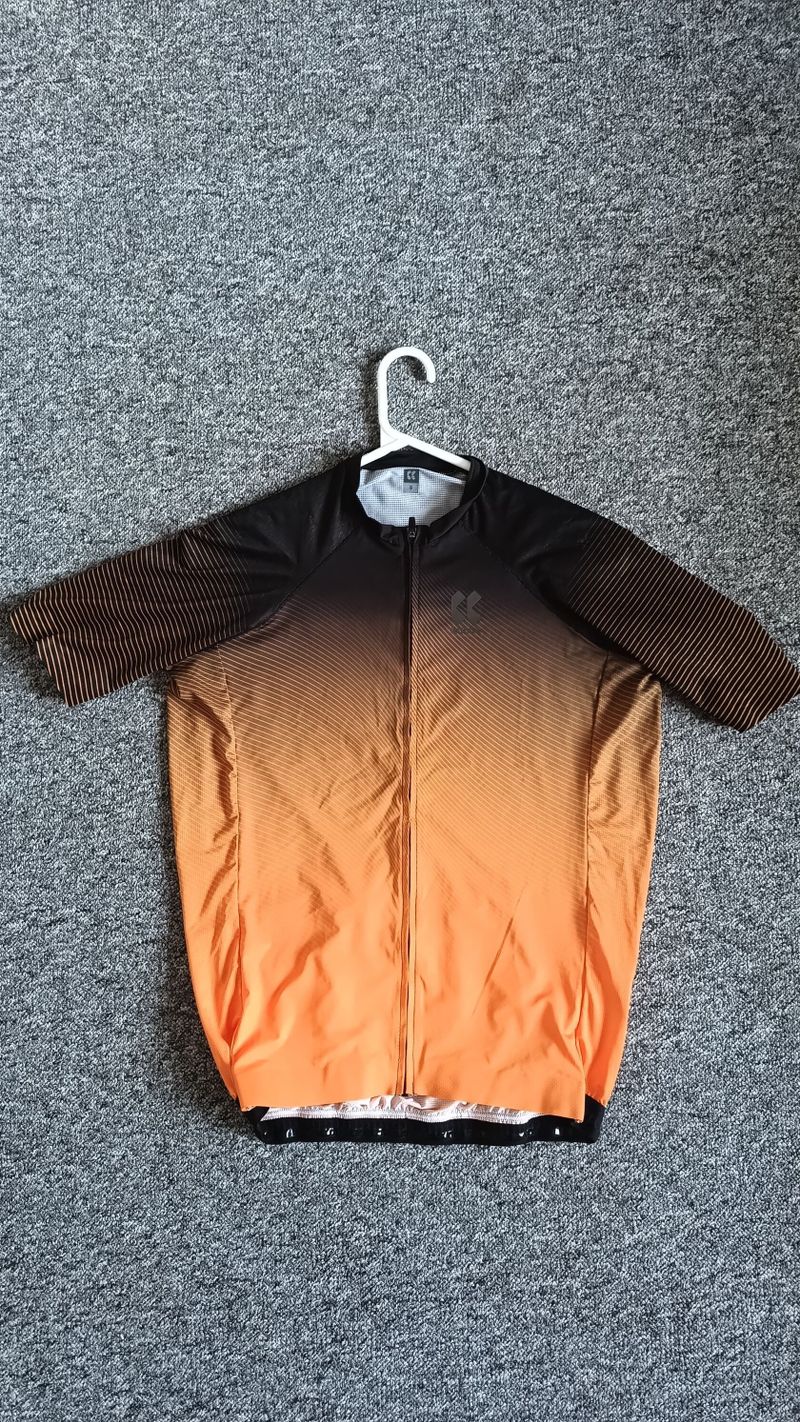 PRODÁM CYKLISTICKÉ DRESY