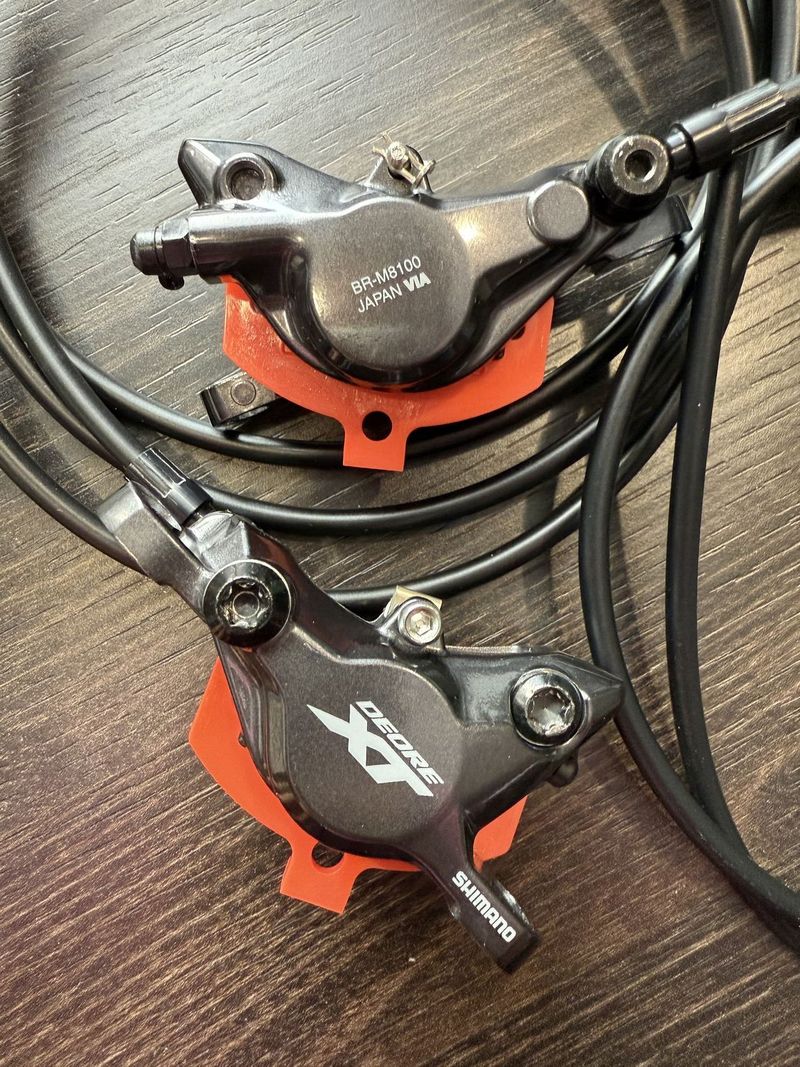 Brzdy Shimano Deore XT BR-8100 pár