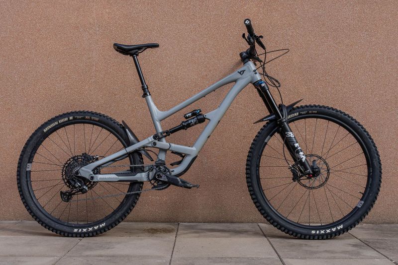 YT CAPRA CORE 2 MX I TOP STAV