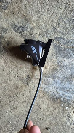 Brzdový třmen Shimano XT Flatmount 