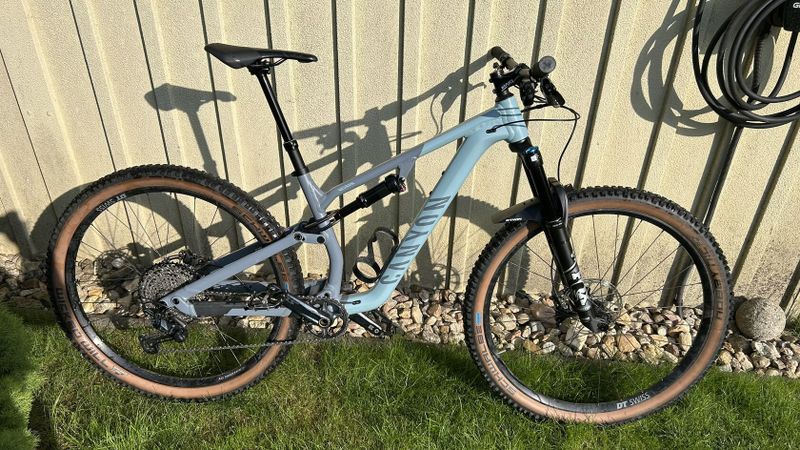 Canyon Neuron 6 (2023) - velikost M (stále v záruce)