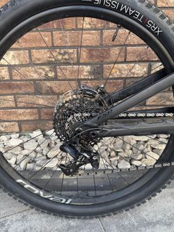 Celoodpružené elektrokolo Specialized Levo Alloy NB