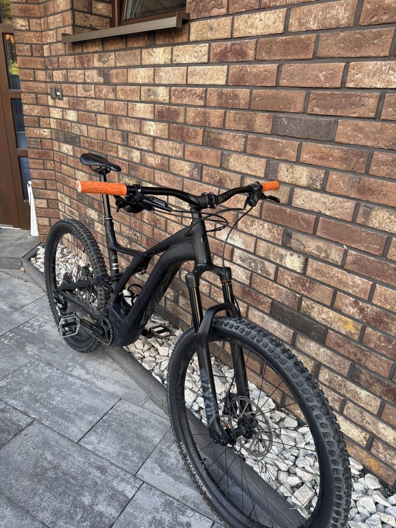 Celoodpružené elektrokolo Specialized Levo Alloy NB