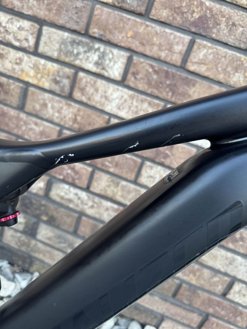 Celoodpružené elektrokolo Specialized Levo Alloy NB