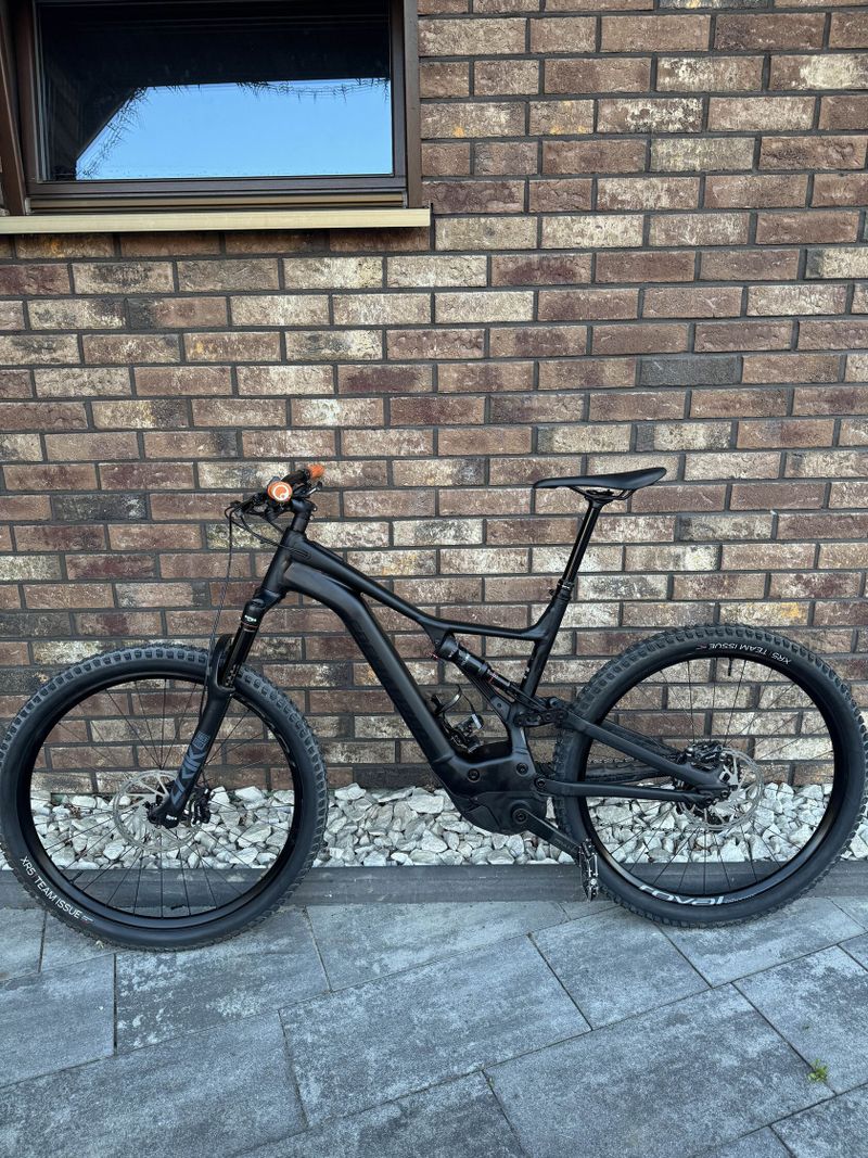 Celoodpružené elektrokolo Specialized Levo Alloy NB