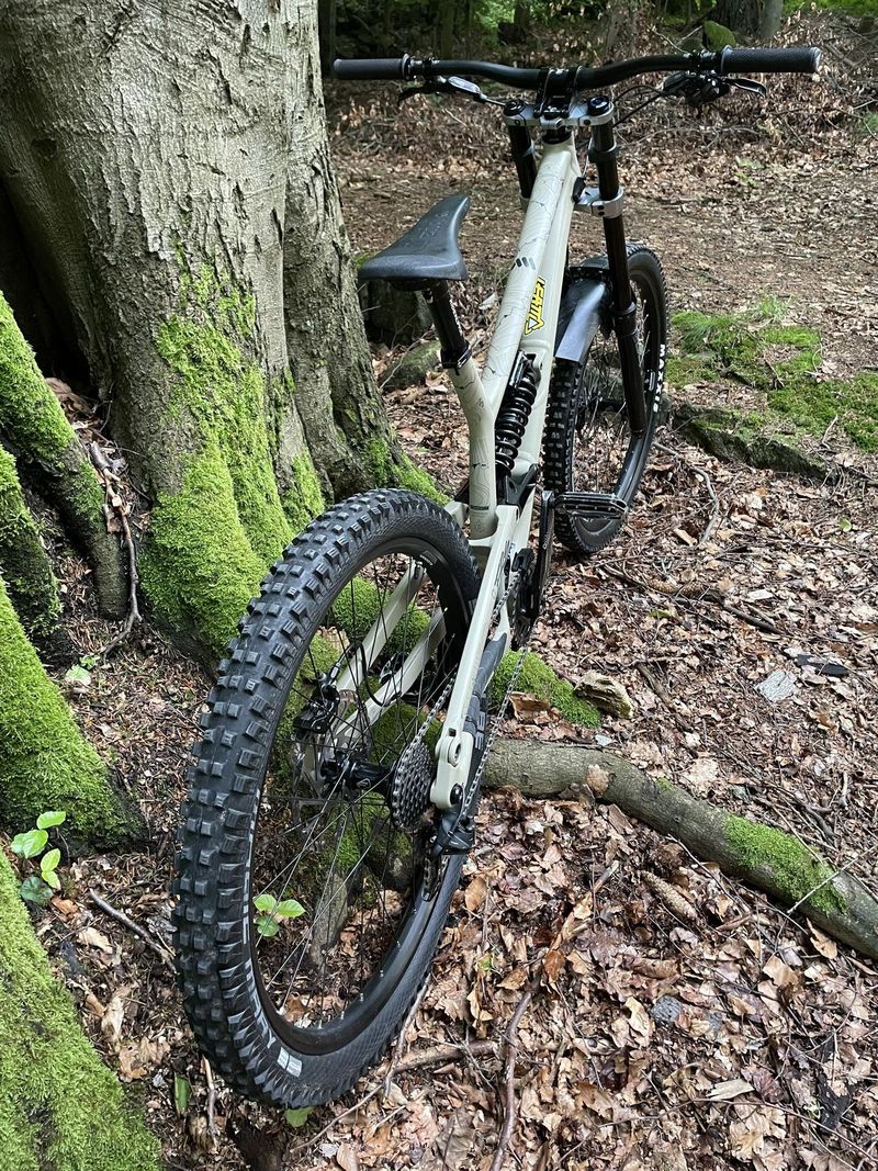 Commencal furious 