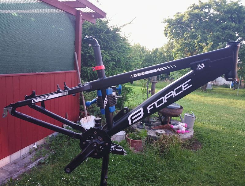 Dirtový rám Force, ALU na 26", vel.14"