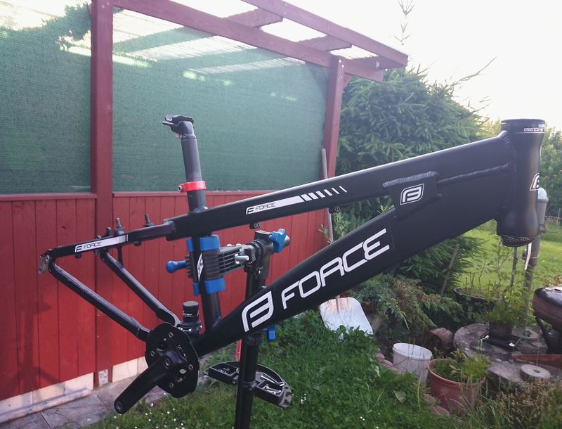 Dirtový rám Force, ALU na 26", vel.14"