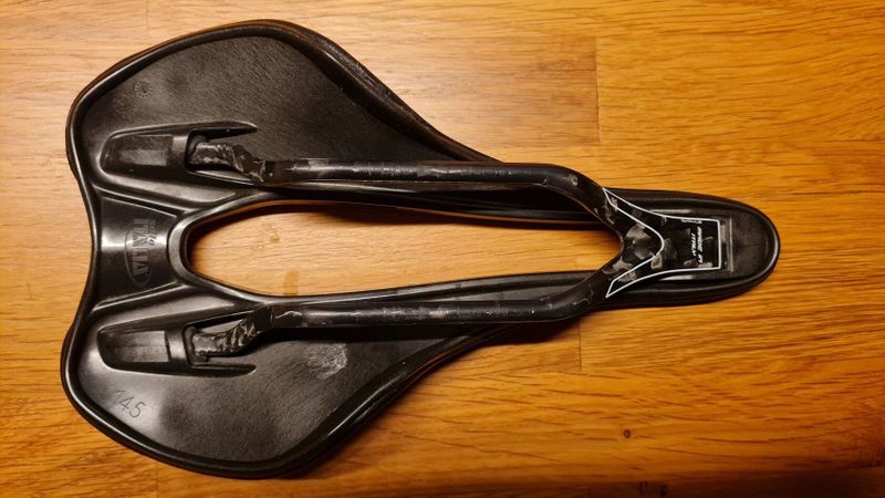 Prodám Selle Italia SLR Boost Kit Carbonio Superflow L3