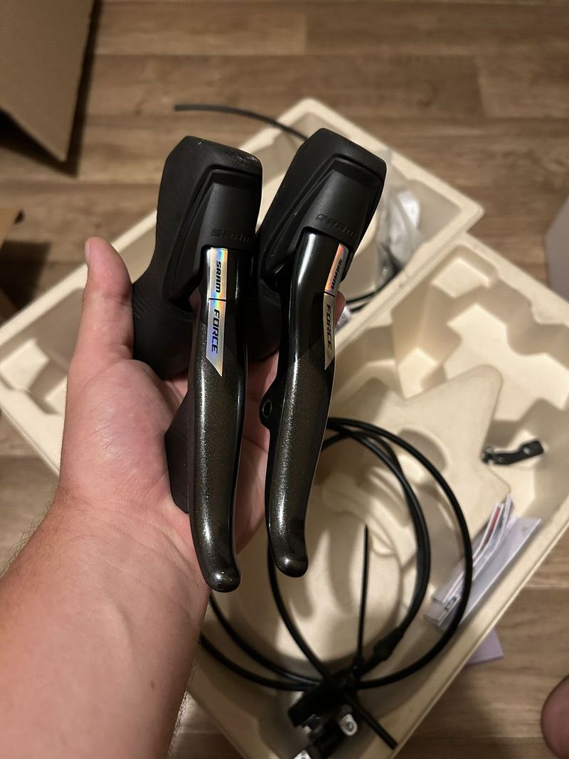 Brzdy/řazení SRAM Force AXS D2