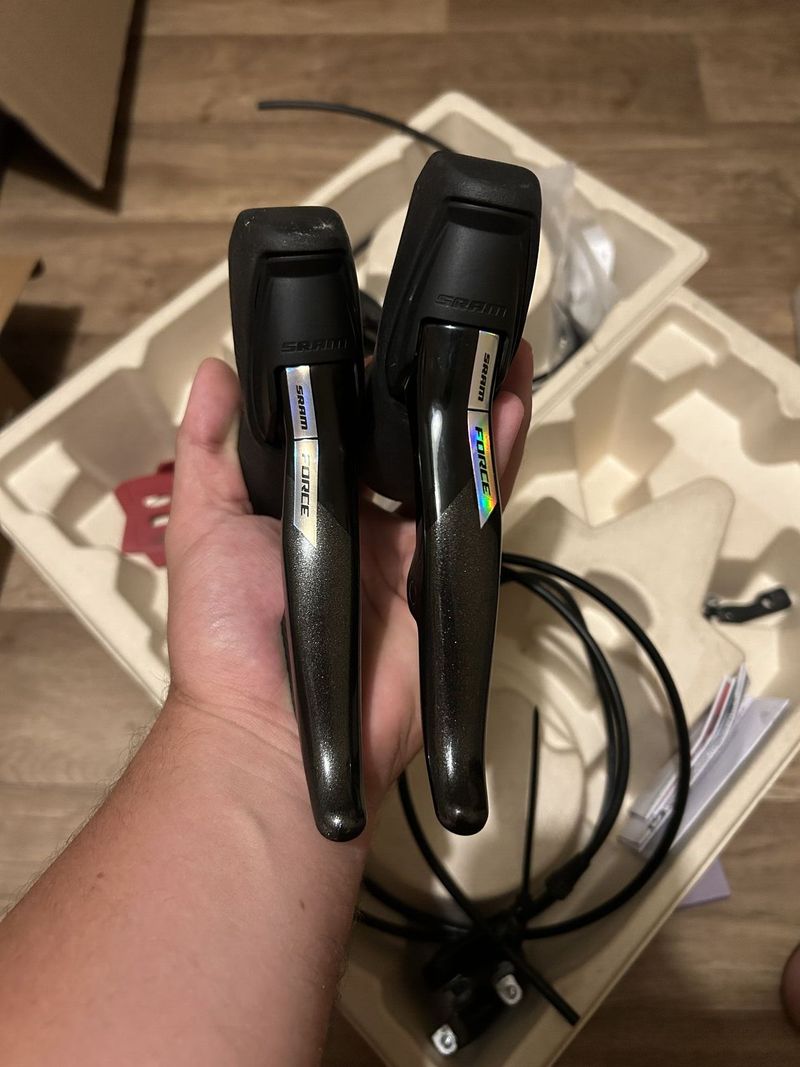 Brzdy/řazení SRAM Force AXS D2