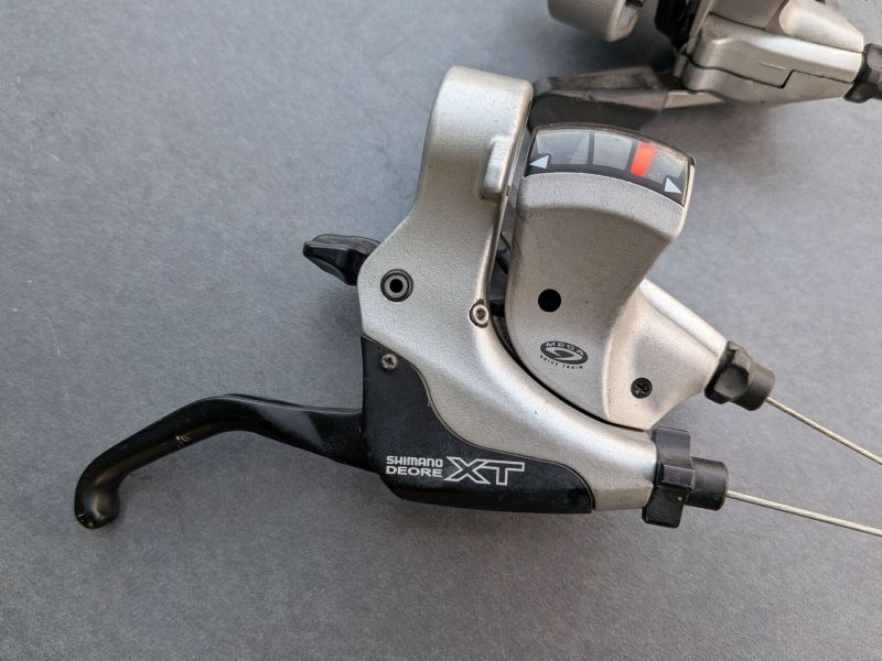 řazení a brzdové páky Shimano Deore XT