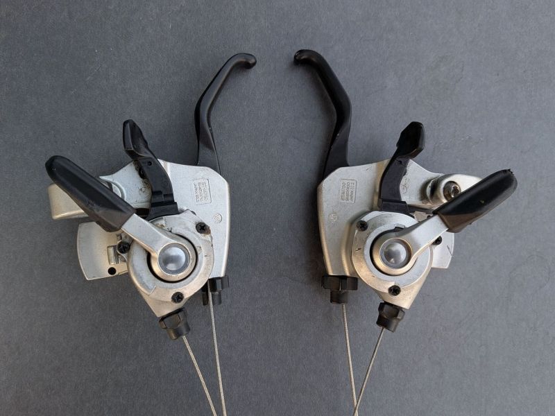 řazení a brzdové páky Shimano Deore XT