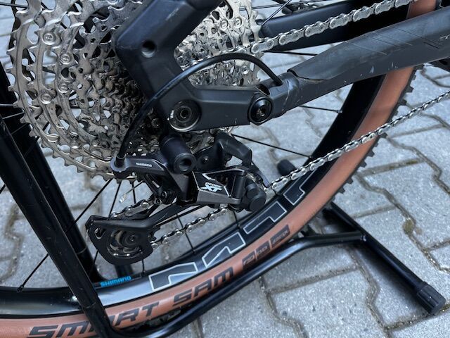 Prodám celoodpružené elektrokolo BULLS Sonic EVO AM3 Carbon 29/27.5 