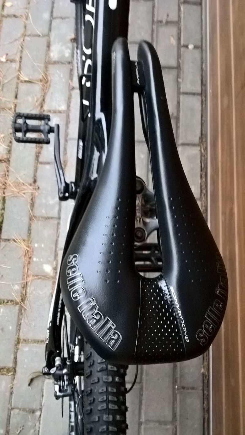 KARBONOVÝ GHOST HTX LECTOR rám M od 165 cm